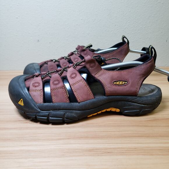 Keen Mens Size 10 Newport Leather Sport Sandals Brown Hiking Water Shoe Gorpcore - Picture 1 of 11